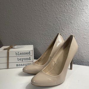 Calvin Klein Tan Pumps (8.5)